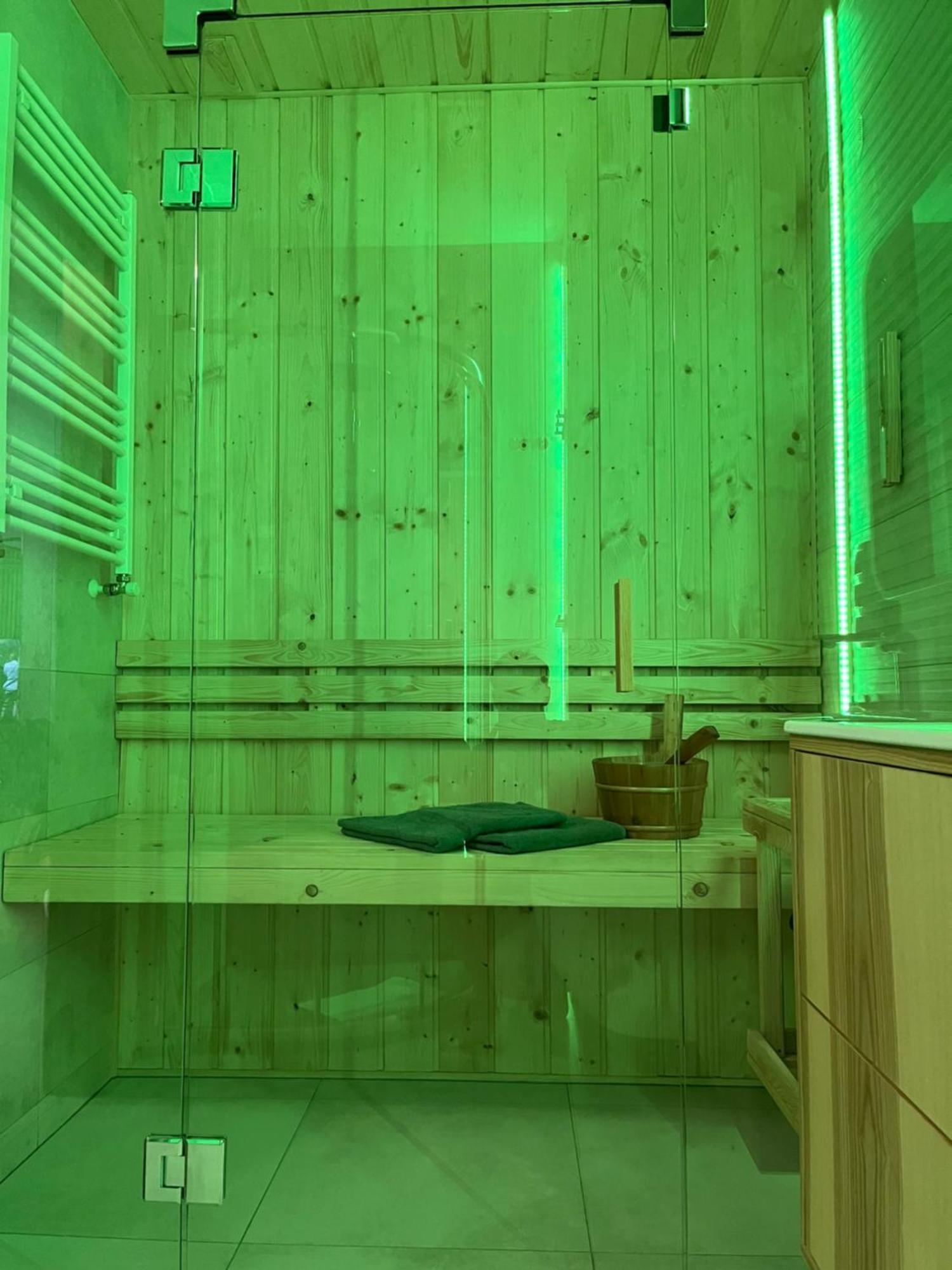 Jesionowe Apartamenty Nad Odra, Stare Miasto, Sauna W Jednym, Klimatyzacja , Garaz Podziemny 0 Zl, Odra River , Old Town, New Building, Air Conditioning, Sauna-One, Underground Garage Free Wroclaw Luaran gambar