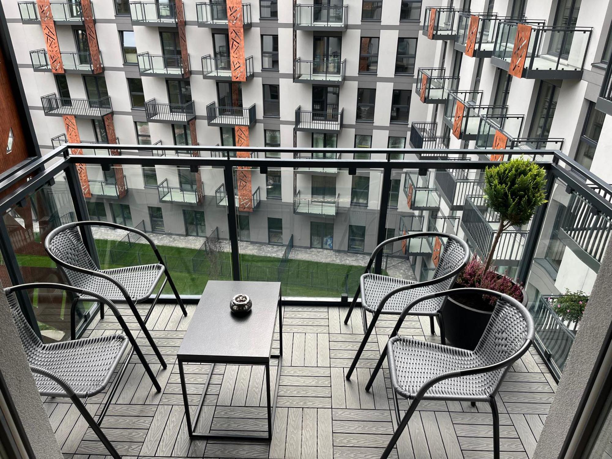 Jesionowe Apartamenty Nad Odra, Stare Miasto, Sauna W Jednym, Klimatyzacja , Garaz Podziemny 0 Zl, Odra River , Old Town, New Building, Air Conditioning, Sauna-One, Underground Garage Free Wroclaw Luaran gambar