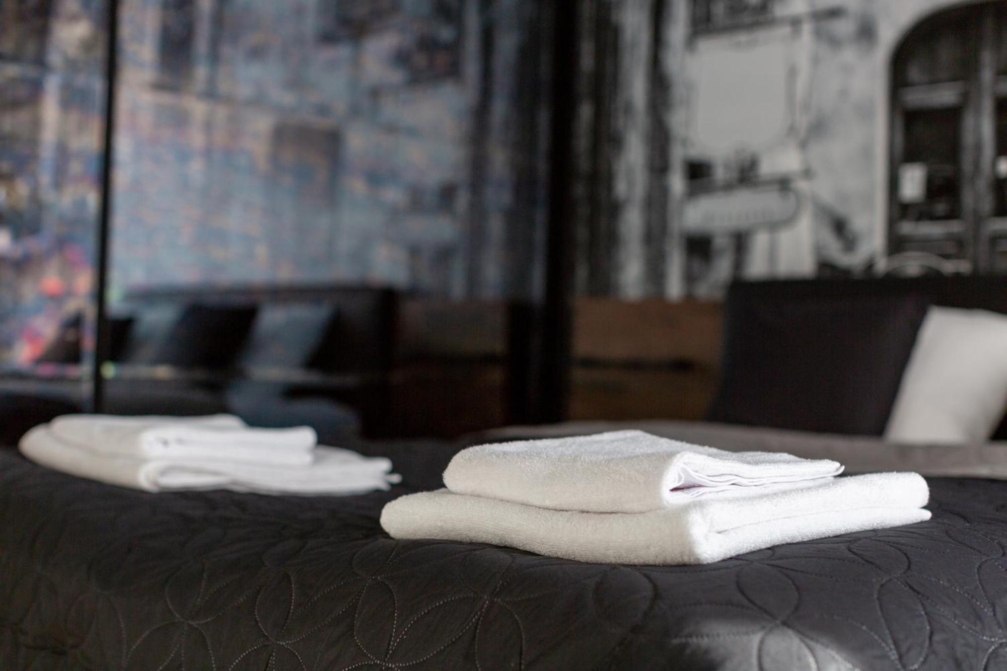 Jesionowe Apartamenty Nad Odra, Stare Miasto, Sauna W Jednym, Klimatyzacja , Garaz Podziemny 0 Zl, Odra River , Old Town, New Building, Air Conditioning, Sauna-One, Underground Garage Free Wroclaw Luaran gambar